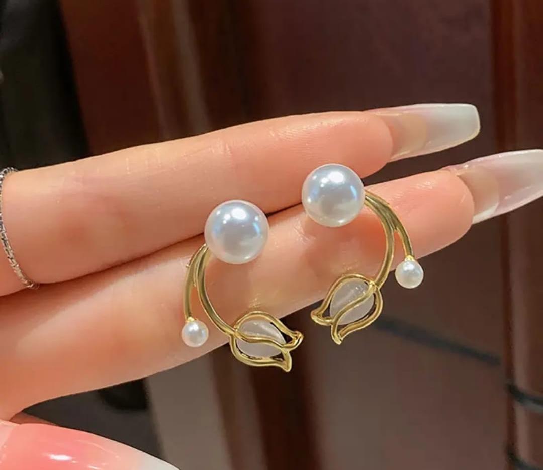 Elegant Pearl Tulip Hoop Earrings – Gold Plated Floral Pearl Earrings